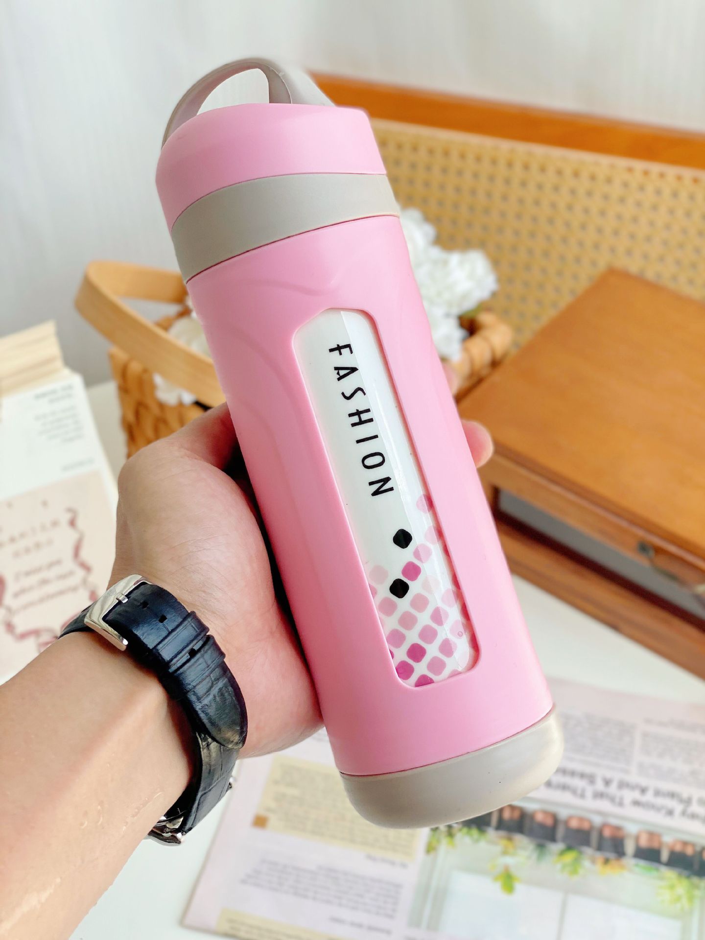 Cada 5 Yuan taza de cerámica taza de liquidación cantidad de stock no es mucho taza de café taza de agua taza de dibujos animados taza de desayuno