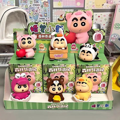 本物のクレヨンしんちゃん森の冒険ペンダントブラインドボックストレンディなおもちゃフィギュアかわいい人形バッグペンダント卸売