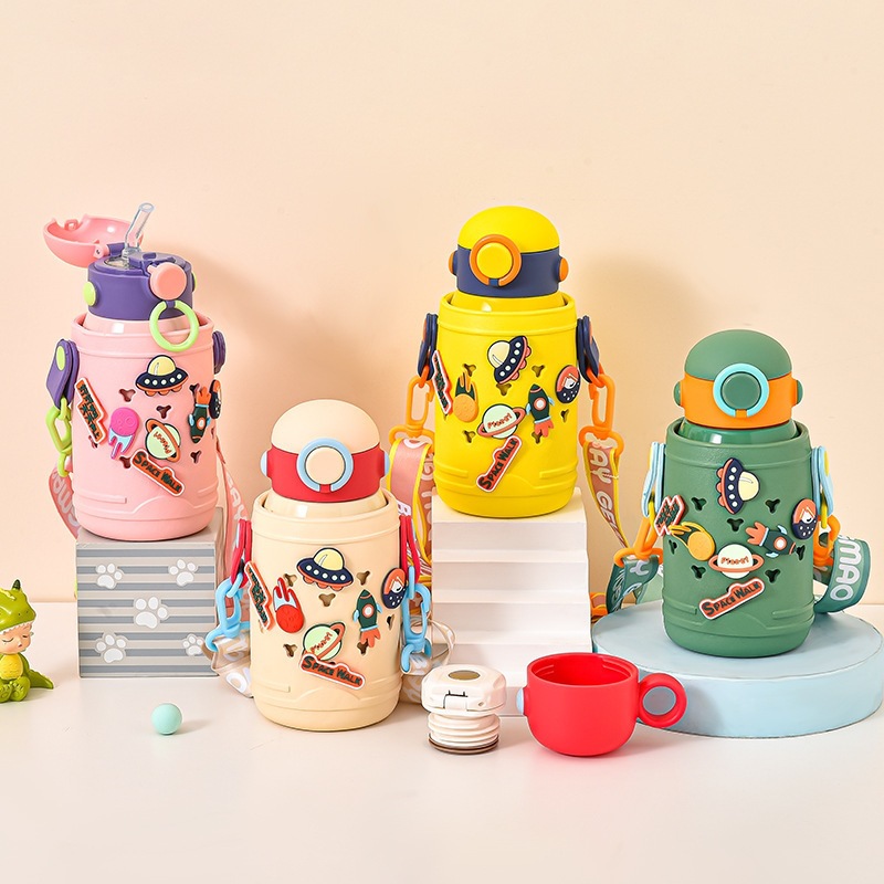 Cosmonauta taza de aislamiento para niños taza de tres cubiertas de acero inoxidable 316 de alto valor de la cara de la taza de paja para estudiantes
