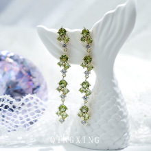 轻奢长款流苏橄榄绿锆石耳环时尚清新小众设计感气质女生超仙耳饰