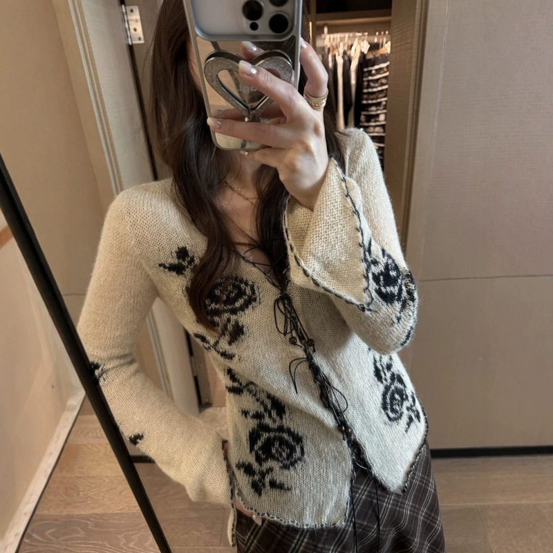 Korean-style gentle rose jacquard knitted cardigan with ties for women, early autumn soft and slim-fit versatile wool top Korean-style gentle rose jacquard knitted cardigan with ties for women, early autumn soft and slim-fit versatile wool top