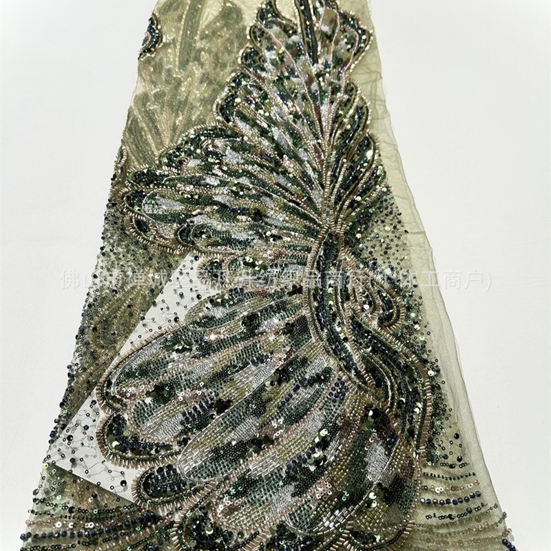 Plumas de anchoque unilaterales de malla de cuentas de clavos industriales pesadas bordadas a mano sequinilla tela de vestido de cola de pescado para la cena