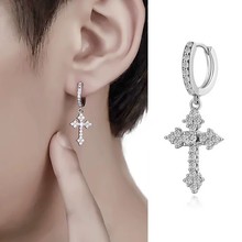 �W���M��ʯ����ʮ�ּܶ�����Ůͬ����r�ж��h���԰ٴ���