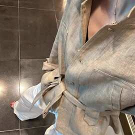 法式复古长袖衬衫外套女早秋新款时尚设计感老钱风卡其色收腰上衣