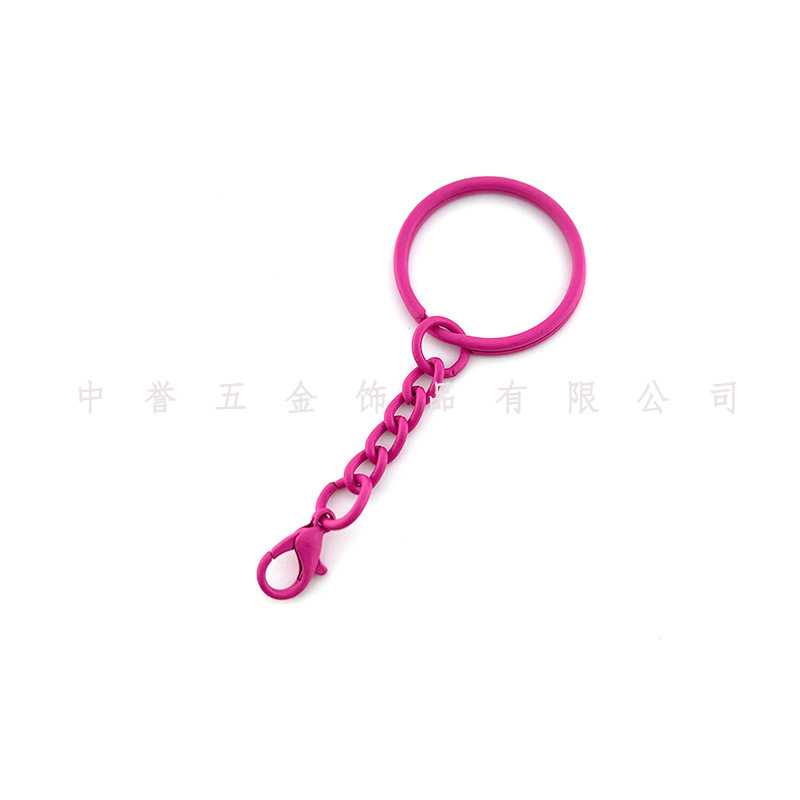 カラー塗装のキーホルダーは、チェーンをねじってロブスターを回してキャンディー色のアイデアdiyアクセサリーのキーホルダーを掛けます|undefined
