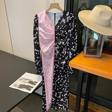 小雏菊粉黑拼接v领泡泡袖气质长款收腰连衣裙女甜酷