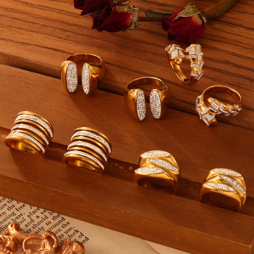 Elegant and Minimalist Titanium Steel Gold-plated Multi-layered Starry Diamond Design Ring for the Index Finger