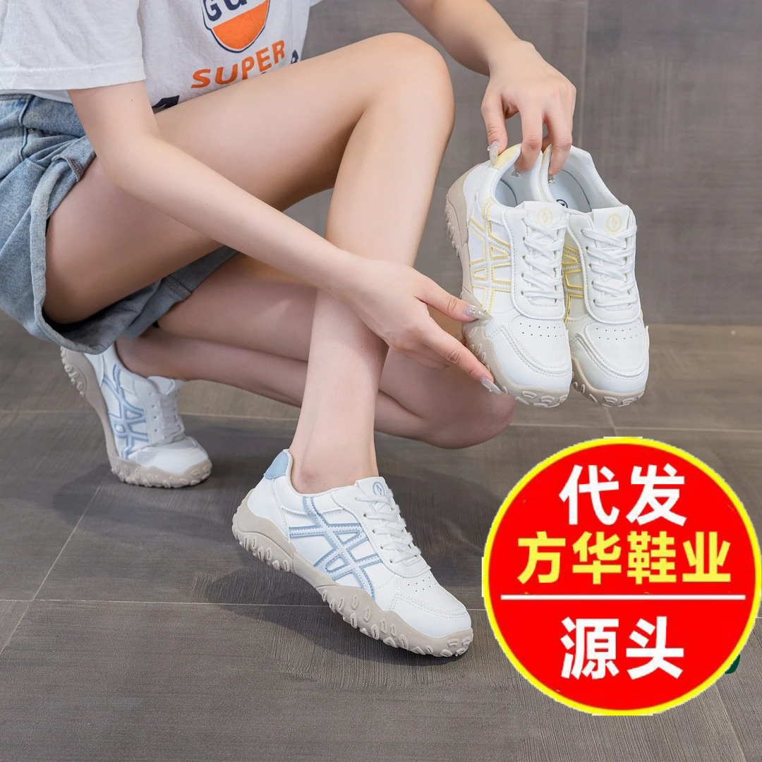 2026 primavera y otoño nuevos zapatos blancos delgados con suela suave ligera zapatos deportivos casuales de altura interior de malla transpirable zapatos de entrenamiento
