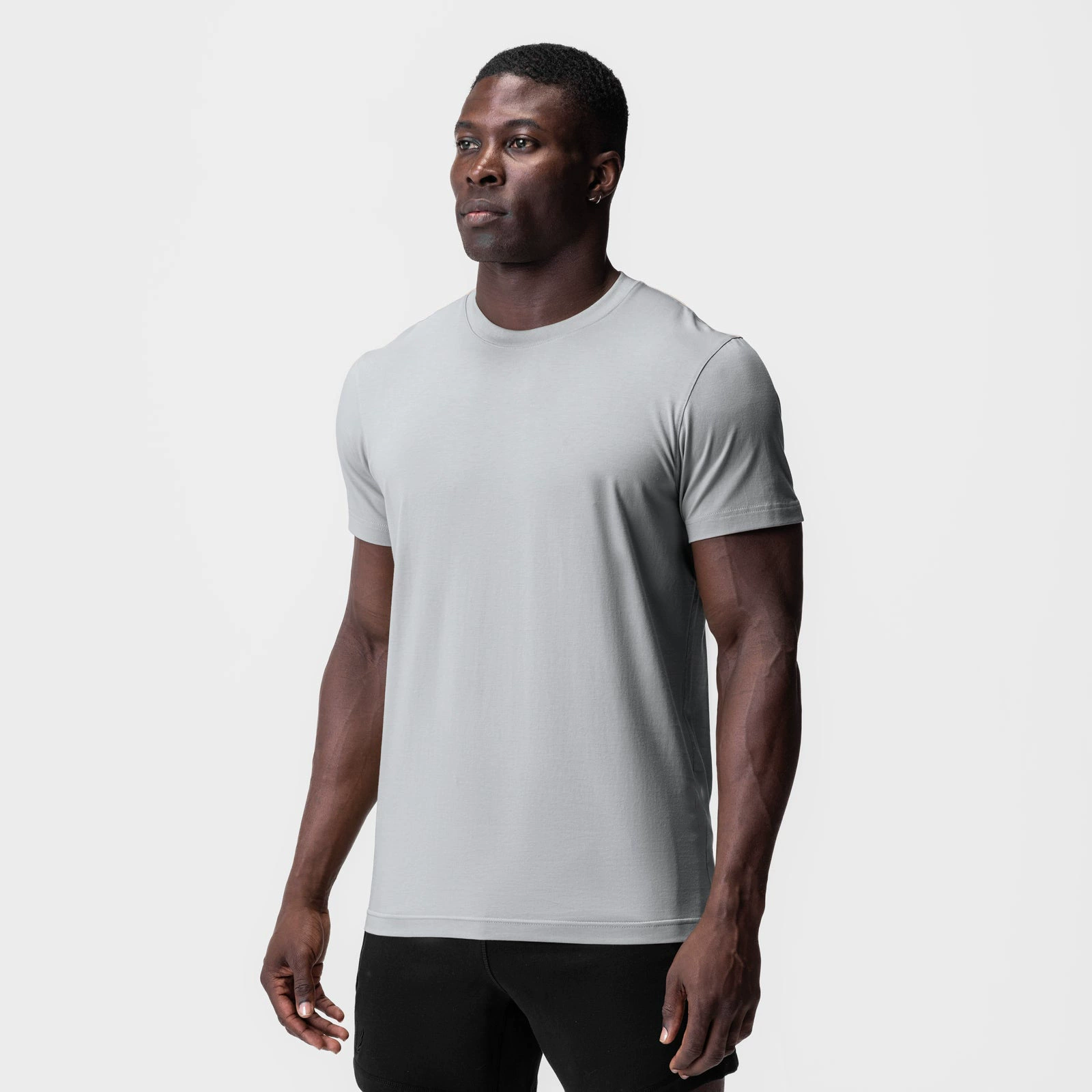 Летняя тонкая спортивная мужская футболка с короткими рукавами для фитнеса в Европе и Америке, эластичная влагоотводящая футболка из хлопка и полиэстера с круглым вырезом