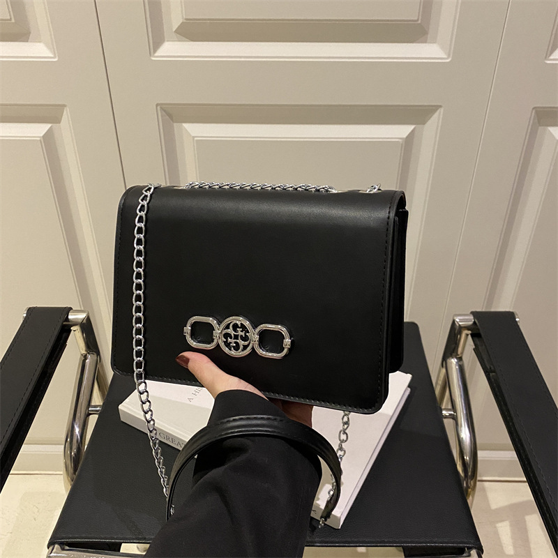 Bolso cuadrado pequeño de estilo minimal europeo y americano 2025 primavera nueva textura bolso de hombro estilo occidental cadena de moda bolso de mensajero marea