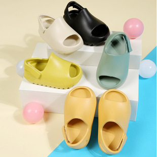 Personalized Children's Non-Slip Slippers for Summer, Girls' Coconut Sandals for Spring and Summer, Boys' Magic Tape Beach Sandals for Toddlers