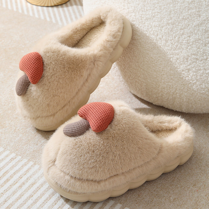thumbnail image 1 of Zapatillas de algodón con forma de seta originales de otoño e invierno de suela gruesa para parejas femeninas, zapatillas peludas de Eva antideslizantes para el hogar entre padres e hijos, 1 of 5