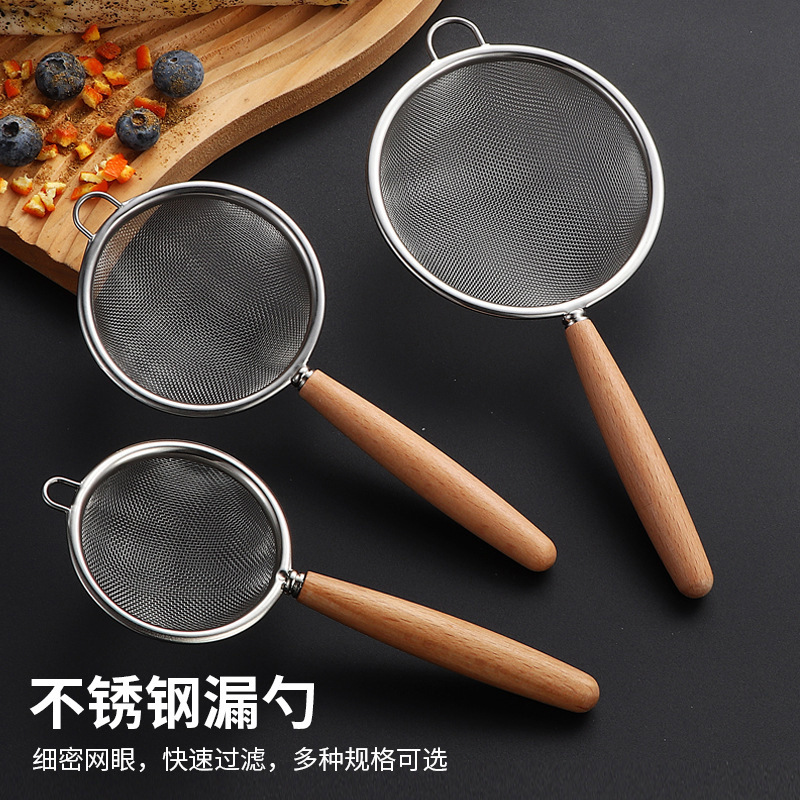 Stainless Steel Mesh Strainer Spoon for Home Use, Available in Various Sizes, Compact Wooden Handle Mesh Strainer Spoon, Kitchen Flour Sieve, Juice Residue Filter, Oil Spoon