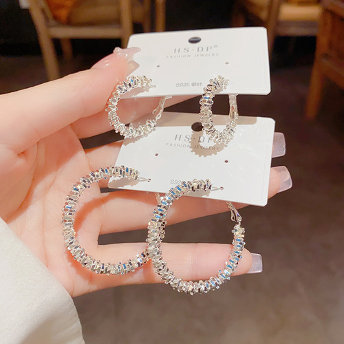 European and American fashionable personality unique retro metal broken silver earrings women's light luxury exaggerated high-end temperament internet celebrity earrings