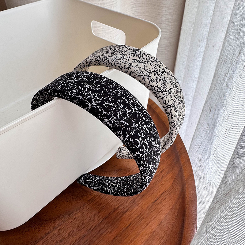 Korean Style Black and White Floral Wide-Brimmed Sponge Headband Retro Versatile Face Wash Hairpin High-End Fashion Headband Hair Accessories for Women