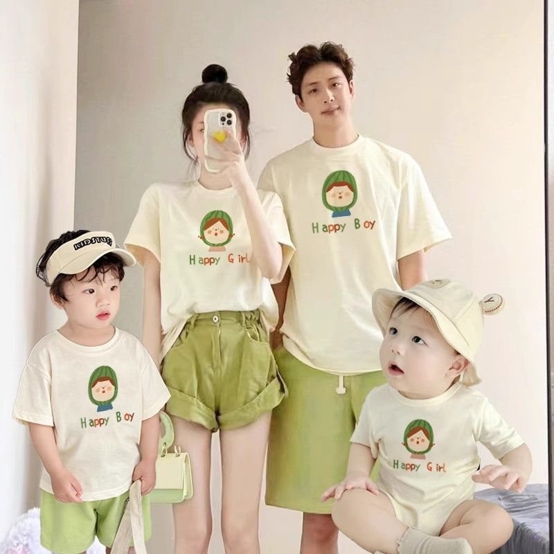 拍照亲子装t恤一家三四口婴儿2024夏新款炸街卡通母女母子全家装
