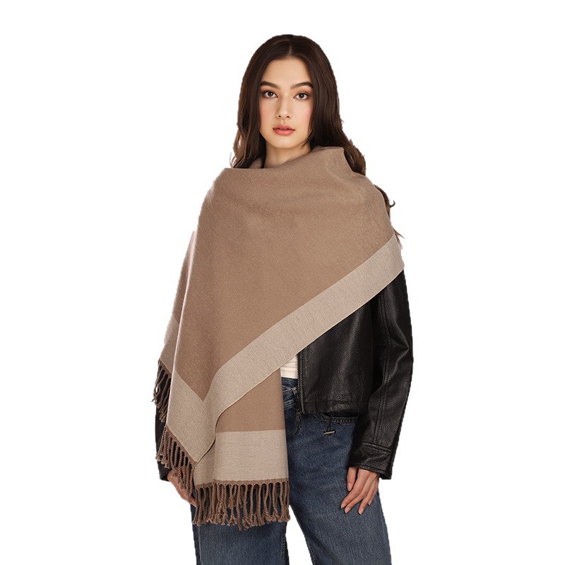 Nueva bufalla de mujer transfronteriza color de color 2025 temperamento de moda estilo de invierno caliente bufandas cómodas multiusos