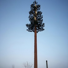 永盛厂家定制热镀锌钢制18米仿生避雷塔单管通讯塔30米通信树钢构