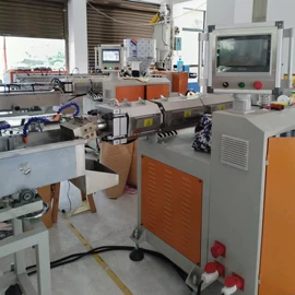 塑料挤出机;塑料管材设备;塑料拉丝机