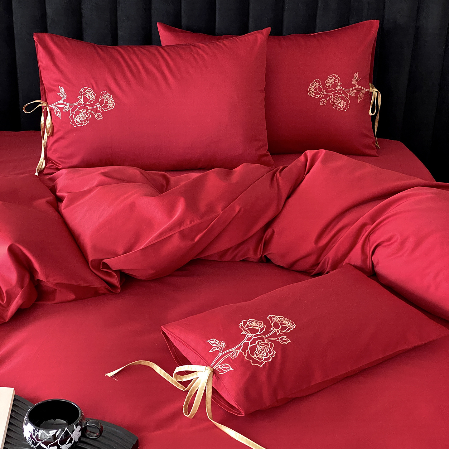 New Cotton Wedding Red Four-Piece Set Precision Embroidery Four-Piece Rose Set Bedding Thickened Sheets