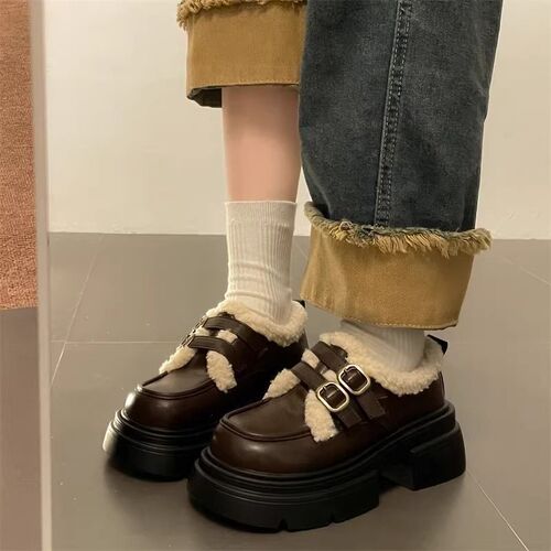 Black British-style leather shoes for women, autumn/winter 2025 new chunky-soled loafers, fleece-lined cotton shoes, Mary Jane shoes—new style.