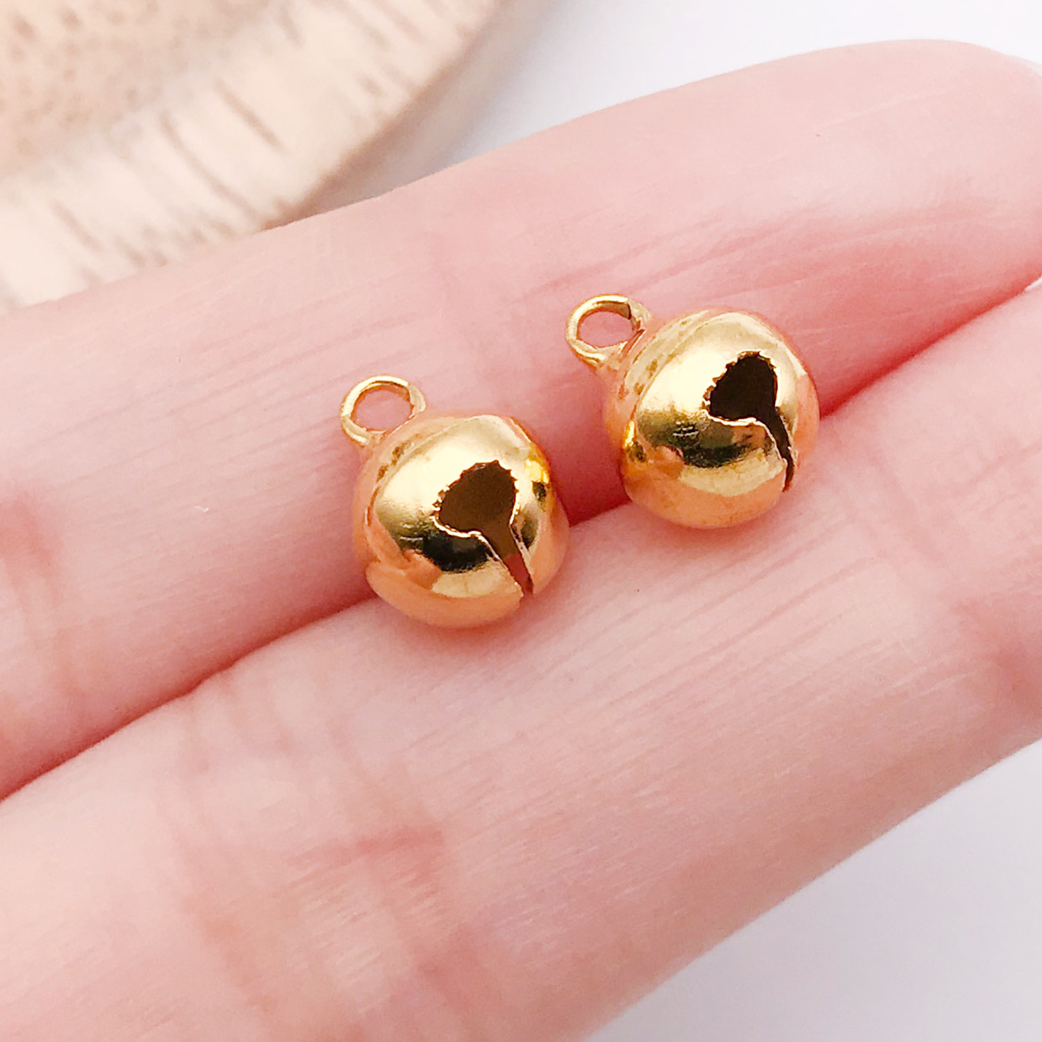 Fábrica al por mayor DIY joyería material hecho a mano vintage accesorios teléfono móvil colgante jingdang palabra campana 1