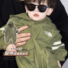 婴儿衣服春秋款户外冲锋衣百天男宝宝连体衣双层哈衣外出服爬服秋