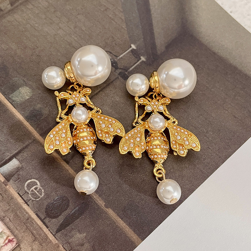 Double-sided design elegant sophisticated earrings from pearl