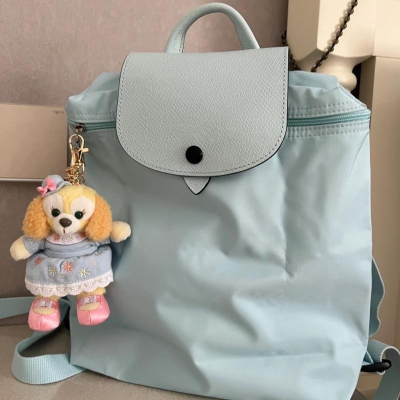 Cloud blue shoulders