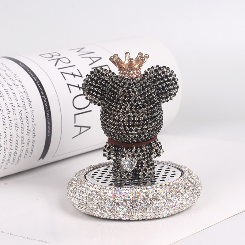 Accesorios para automóviles Adornos de aromaterapia Oso violento Muñeca linda Perfume para automóvil Aromaterapia Dibujos animados creativos Decoración de automóvil Mujer
