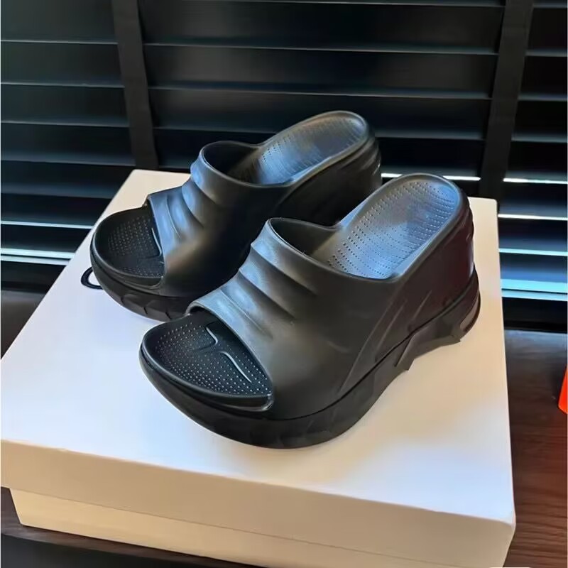 Sommer-Hausschuhe mit dicken Sohlen für Damen, 34 Yards, neue Plateauschuhe, 9 cm, Super-High-Heels, koreanische Version, Slip-on-Strandschuhe, Flut_voghion.com
