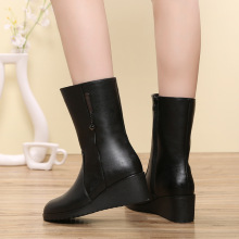冬软皮女棉靴坡跟加绒保暖中年女靴中跟妈妈棉鞋羊毛靴女士中筒靴