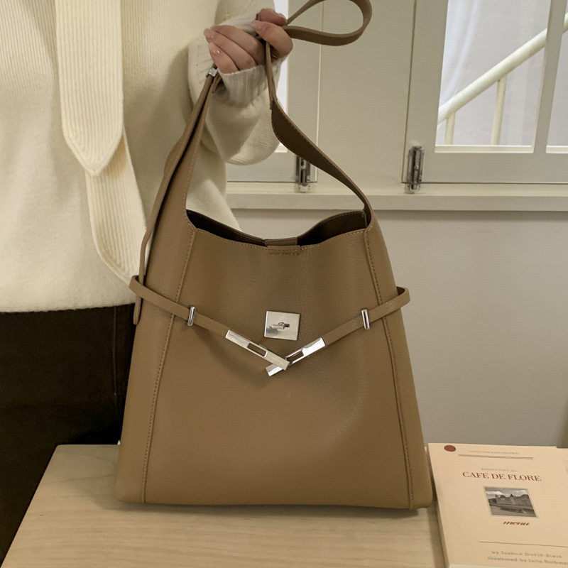 Transfronterizo de alto nivel nicho de hombro bolso de viaje bolsa para mujeres 2025 nuevo retro bolso de cubo