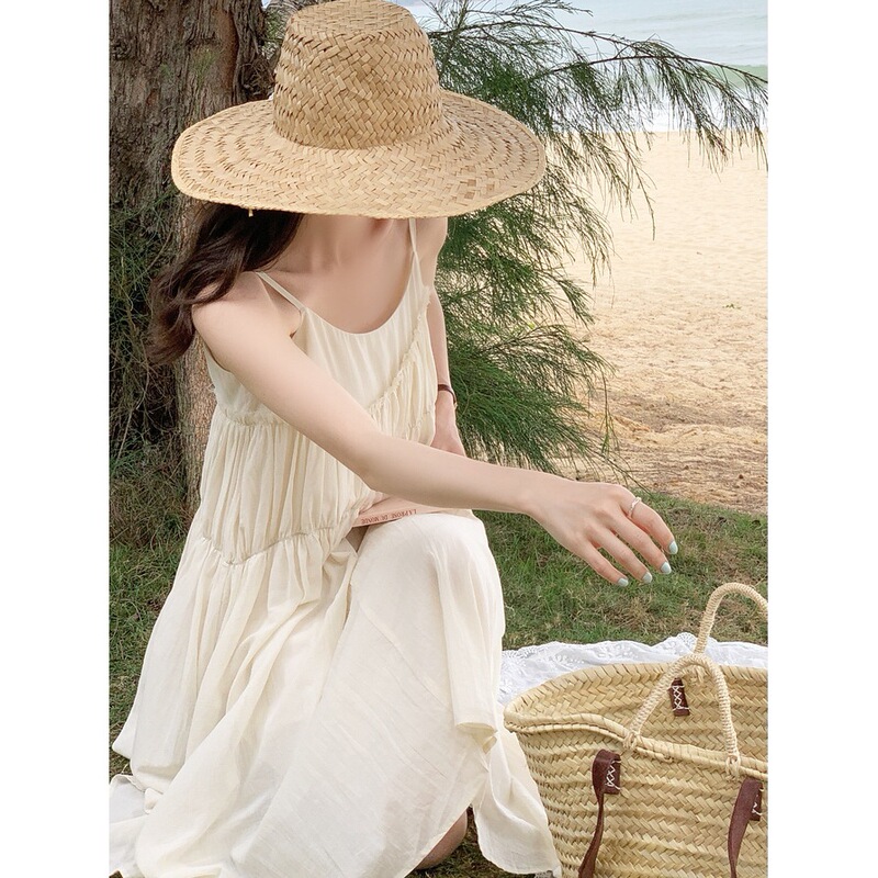 Vacation-Style Spaghetti Strap Dress for Women, Simple and Fresh, Niche Style, Gentle Temperament, First Love Vibe, Beach Dress for Women, First Love Feel Vacation-Style Spaghetti Strap Dress for Women, Simple and Fresh, Niche Style, Gentle Temperament, First Love Vibe, Beach Dress for Women, First Love Feel