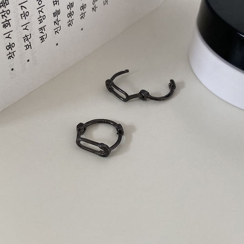 Pin earbuds  Personalized Fashion Ins Fashion Internet celebrity cool hip-hop cold style men and women paper clip earrings
