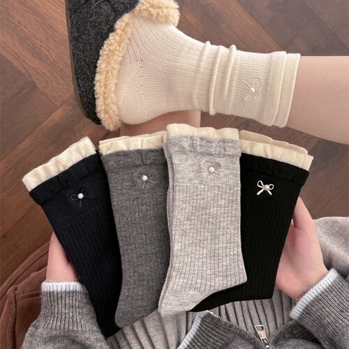 Autumn and winter cashmere socks for women, Korean-style double-cuff contrast-color mid-calf socks, Instagram-inspired pearly socks with bow-knot embroidery and stacked design.
