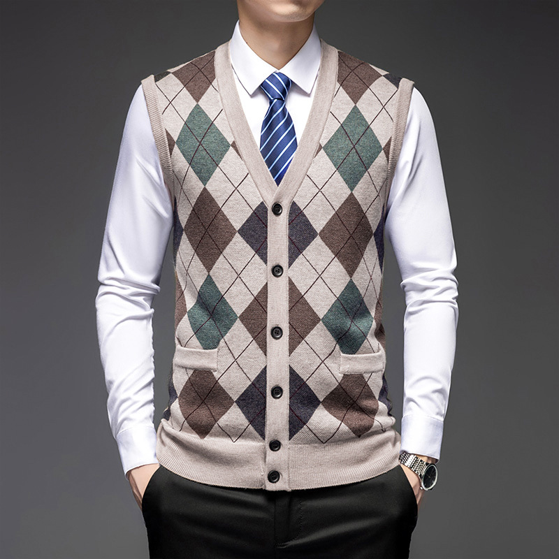 Autumn thickened vest for men, middle-aged casual dad's comfortable V-neck cardigan, warm knitted waistcoat Autumn thickened vest for men, middle-aged casual dad's comfortable V-neck cardigan, warm knitted waistcoat