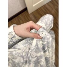 �߼��е½q˯���ﶬ��Ů�Ӻ�ӽq��ů���e����Ůʿ�p�ݼҾӷ����b