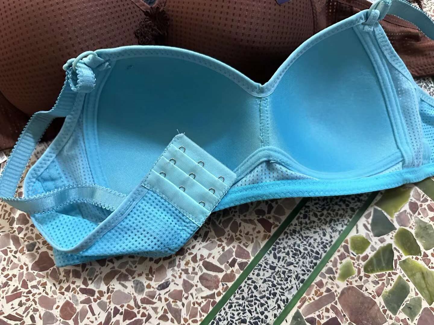 Sujetador de ropa interior mamá transfronteriza tres pechos delgada de mediana edad y ancianos sujetador inalámbrico de algodón empuja hacia arriba más el sujetador de tamaño al por mayor