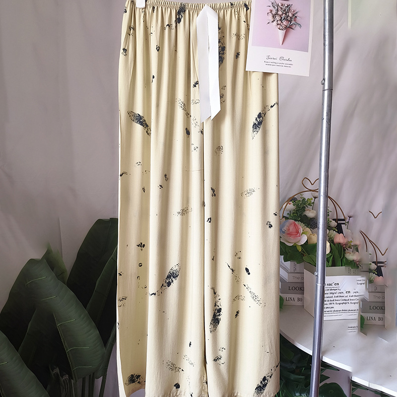 노란색 배경 잉크