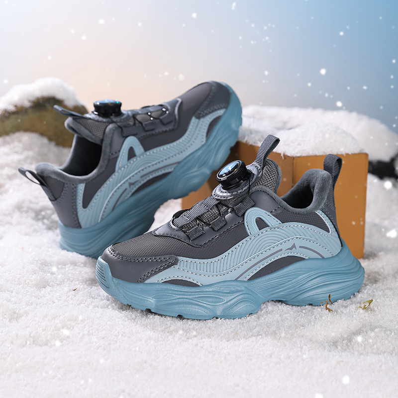 Fabricante mayorista de terciopelo calentamiento de cuero para niños zapatos de invierno al aire libre anti-derrapante zapatos deportivos al aire libre