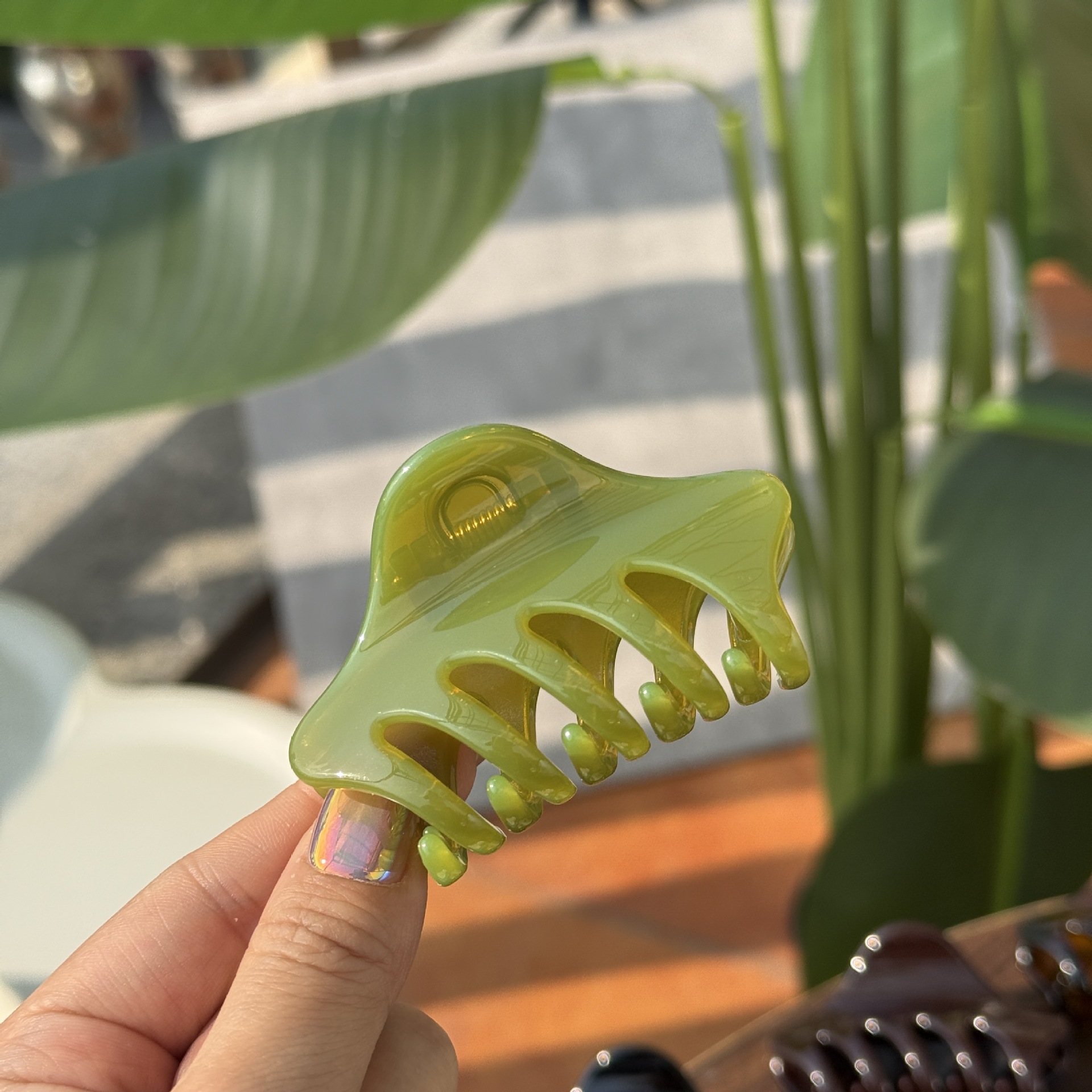 45g Weight Hair Claws Hair Accessories Type 1 Piece Quantity Holiday, Daily, Street Occasion Plastic, Resin Material Solid Color Pattern All Seasons Season Women's Gender Polishing Design Simple Style Style Simple Style Women's Solid Color Plastic Resin Polishing Hair Claws 3