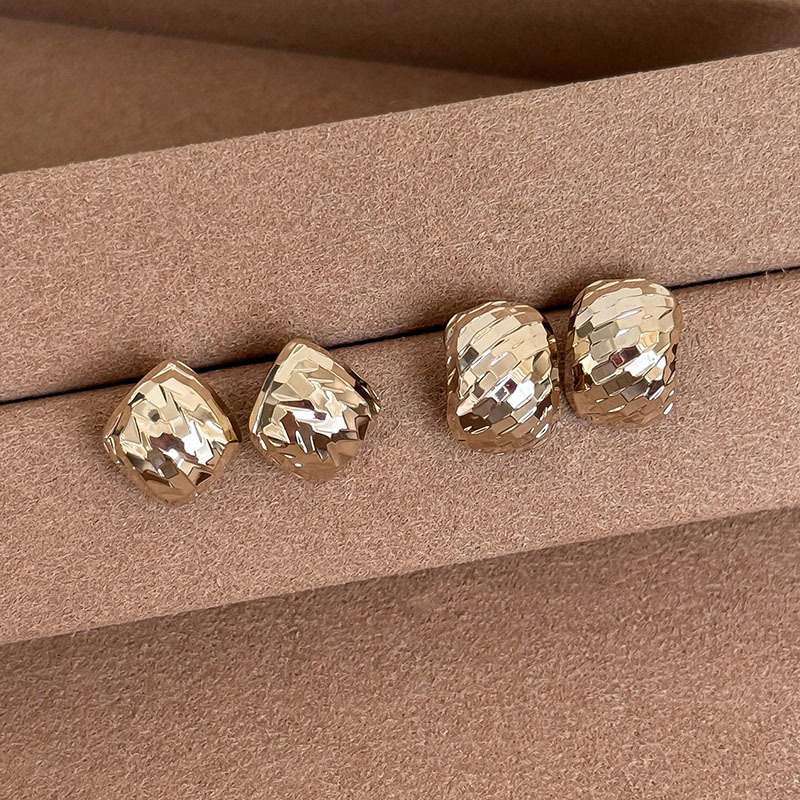 Sparkling~Diamond-pattern geometric square earrings, niche design, high-end coffee gold earrings, 2026 new model Sparkling~Diamond-pattern geometric square earrings, niche design, high-end coffee gold earrings, 2026 new model