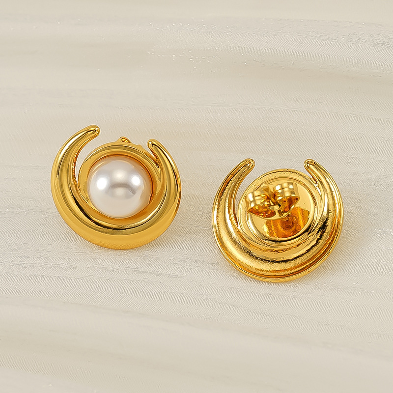 Pendientes retro europeos y americanos, temperamento, perla de media luna salvaje, diseño de nicho de alta gama, pendientes de acero de titanio, joyería femenina