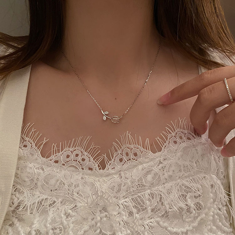Parelmoer tulp ketting voor dames luxe bloemen collier_voghion.com