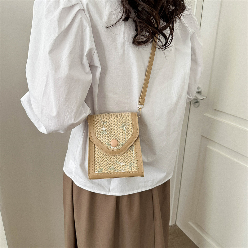 Paja tejida pequeña bolsa para las mujeres 2023 nuevo retro bordado artístico tejido bolsa Mori pastoral ins vertical pequeña bolsa cuadrada