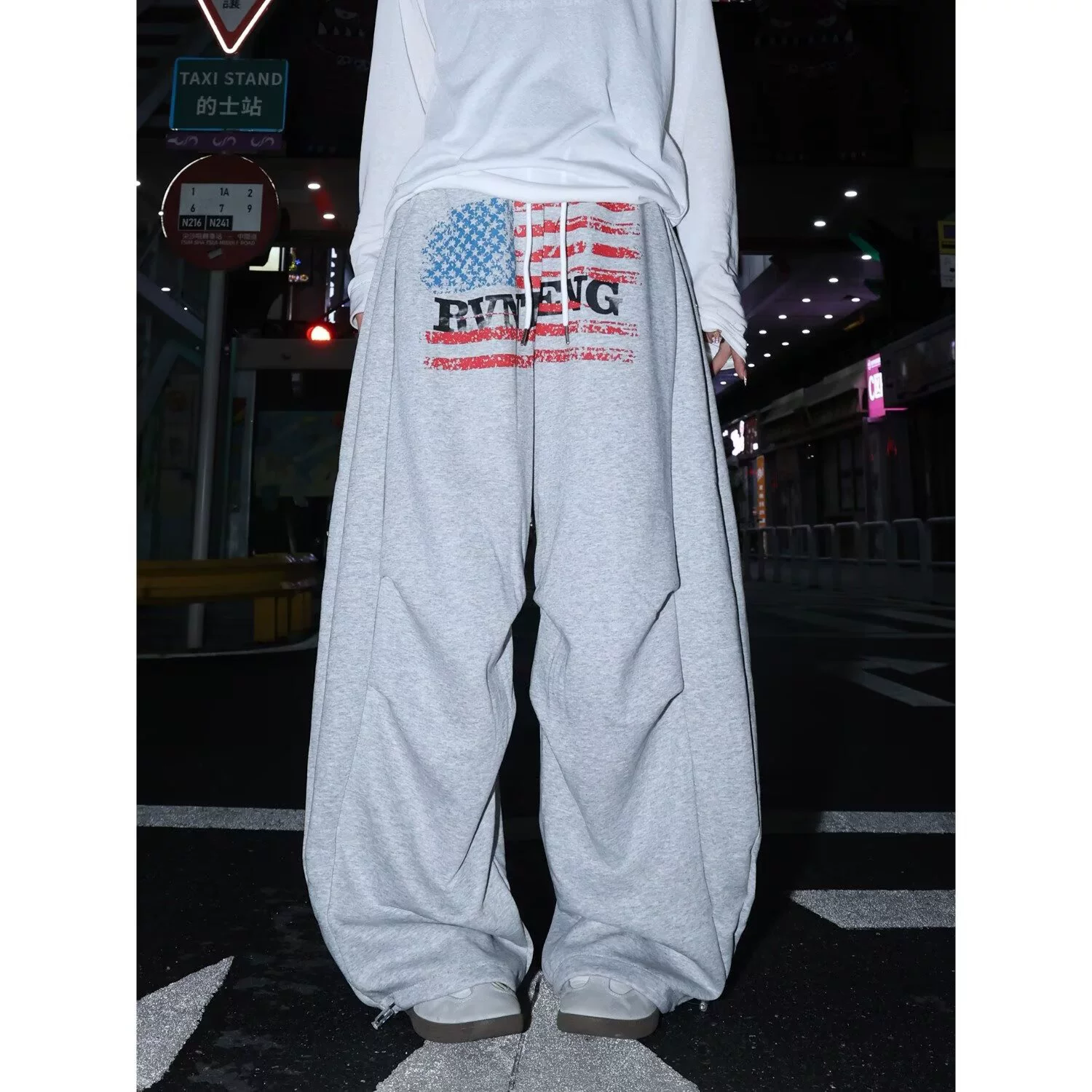 Свободные осенние брюки oversize, корейский стиль, свободный крой — размеры S–3XL, чёрный и серый