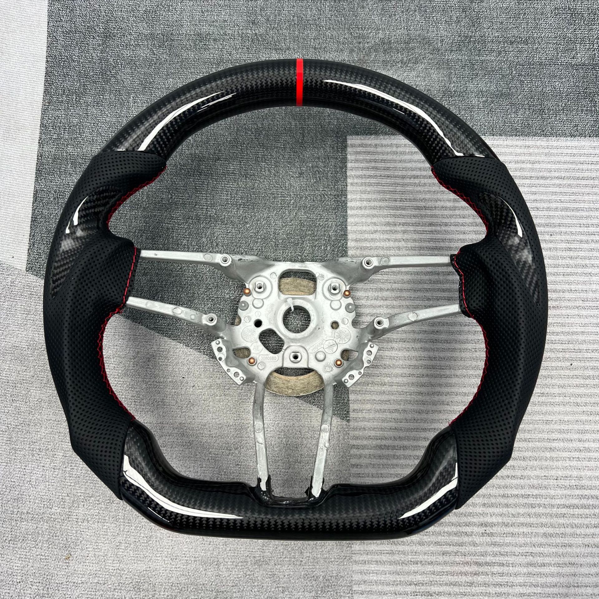 Carbon Fiber Steering Wheel Customization Suitable for Porsche Macan Cayenne Panamera Steering Wheel Processing