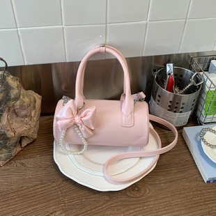 �������а���ŮС�����Ҹ�·������^���r�����eͨ�ڰ��ٴ�μ��