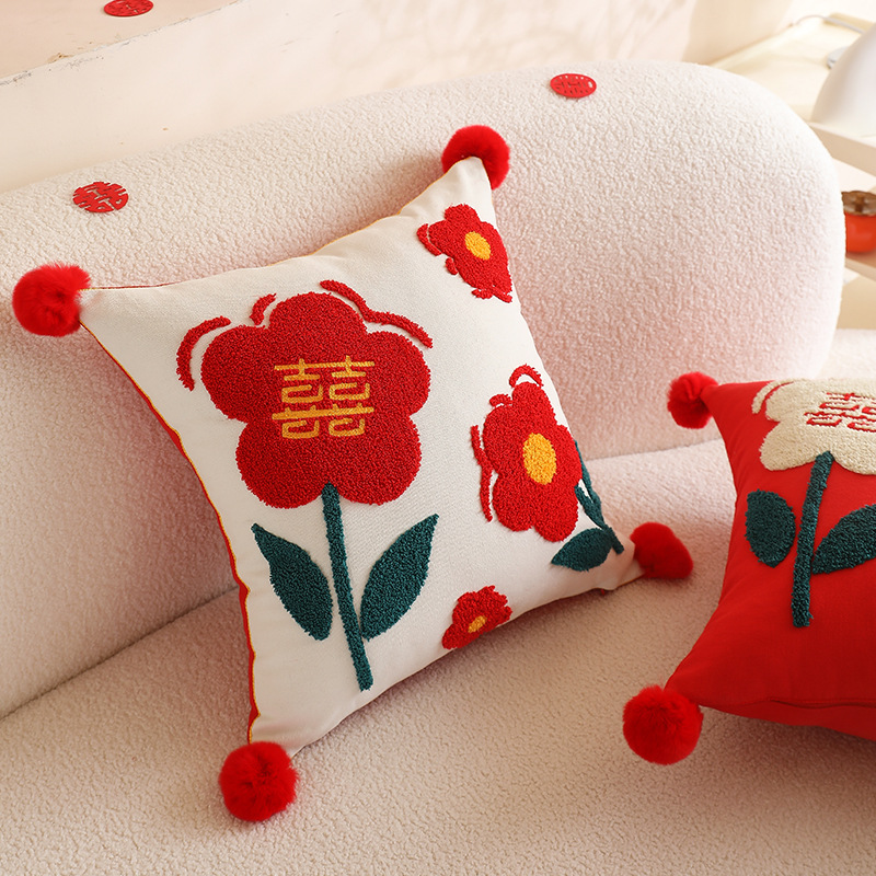 新款婚庆用品婚房装饰客厅沙发一对红色花朵靠枕结婚礼物喜字抱枕详情15